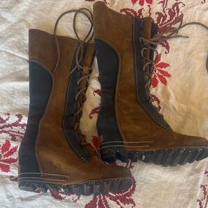Sorel Cate The Great Brown and Black Lace-Up Wedge Boots
